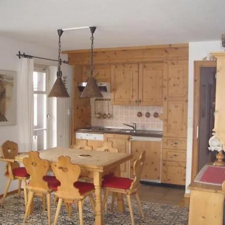 Chesa Allegria Apartment *
